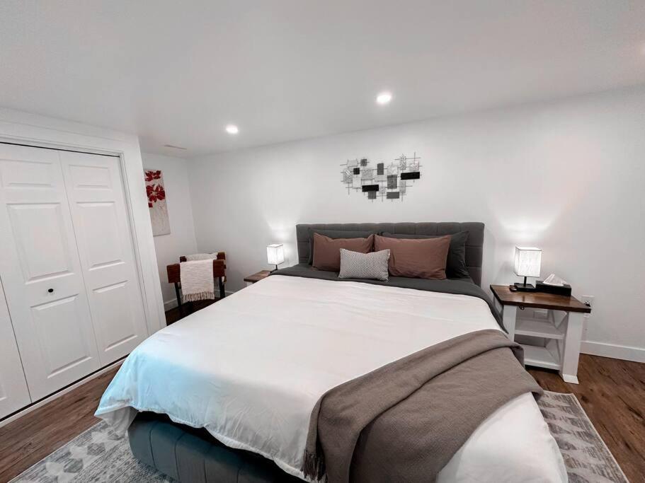 The Victoria Suite In Elora- King Bed Экстерьер фото